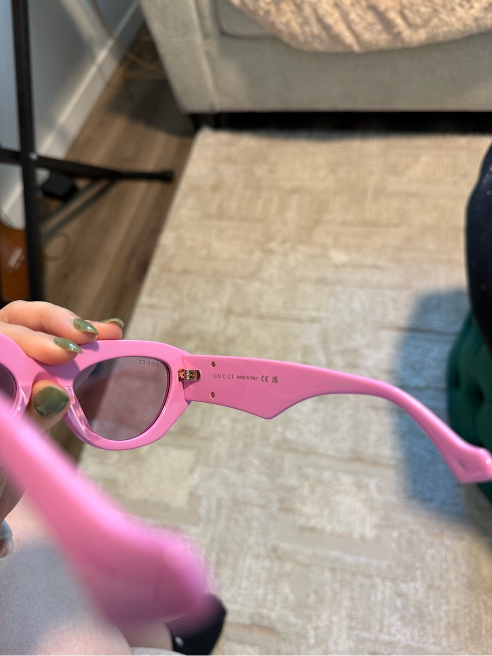 Gucci Pink Cat-Eye Sunglasses with Pink-Tinted Lenses - Picture 4 of 7